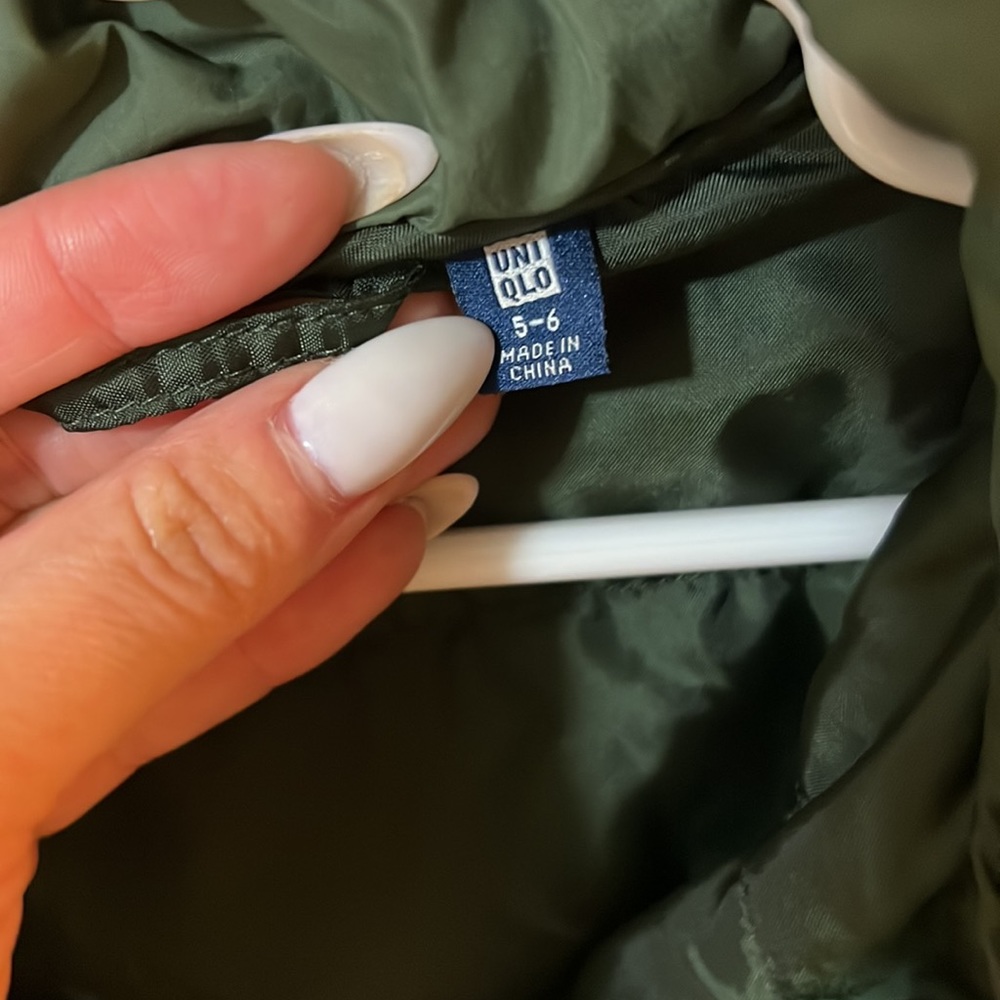 Uniqlo Kids Olive Green Puffer Jacket - Picture 2 of 2